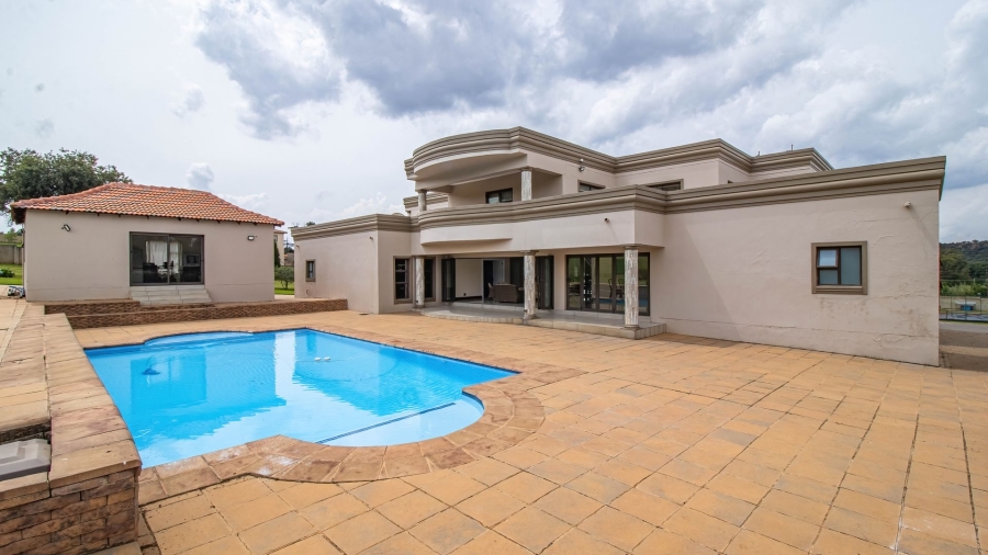 5 Bedroom Property for Sale in Golf View Gauteng
