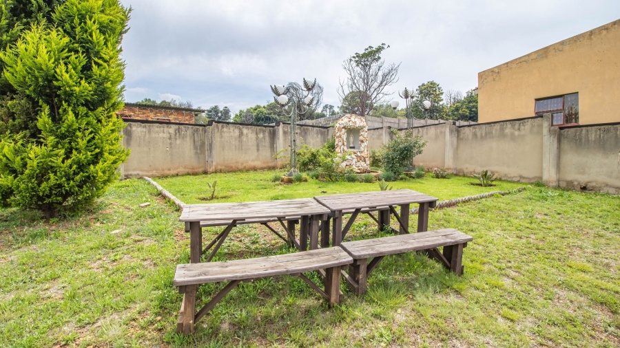 5 Bedroom Property for Sale in Golf View Gauteng