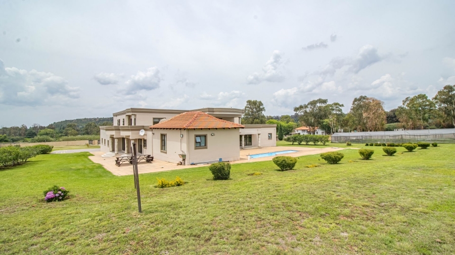 5 Bedroom Property for Sale in Golf View Gauteng