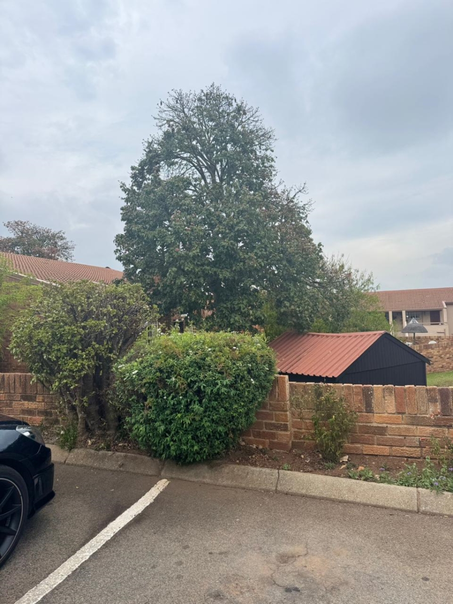 2 Bedroom Property for Sale in Bedford Park Gauteng