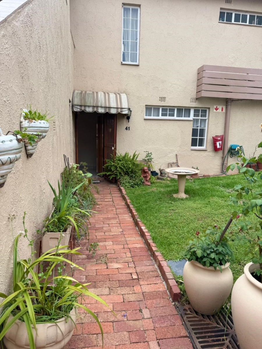 2 Bedroom Property for Sale in Bedford Park Gauteng