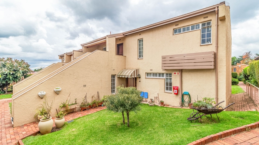 2 Bedroom Property for Sale in Bedford Park Gauteng