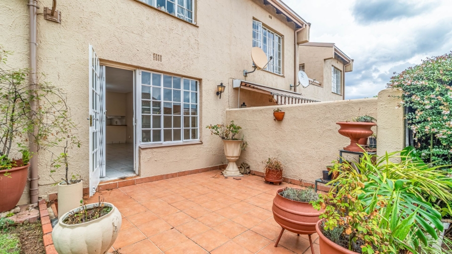 2 Bedroom Property for Sale in Bedford Park Gauteng