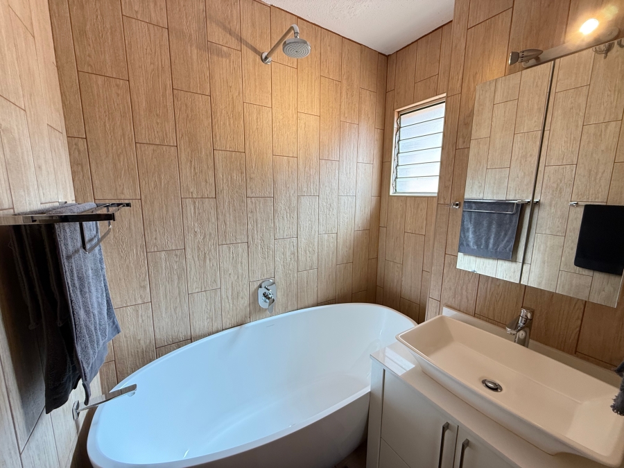 2 Bedroom Property for Sale in Peacehaven Gauteng