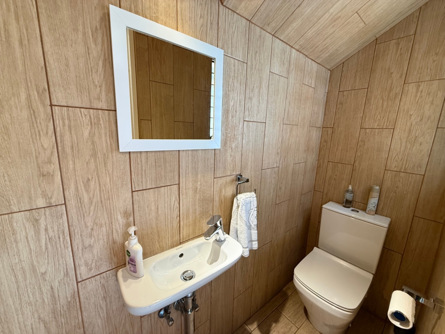 2 Bedroom Property for Sale in Peacehaven Gauteng