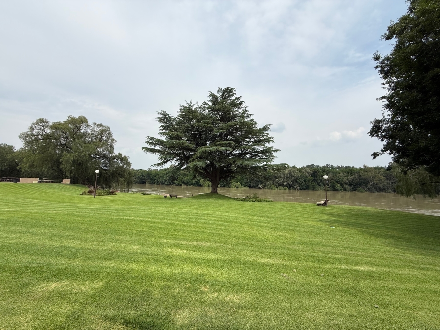 2 Bedroom Property for Sale in Peacehaven Gauteng