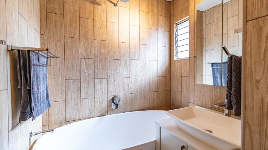 2 Bedroom Property for Sale in Peacehaven Gauteng