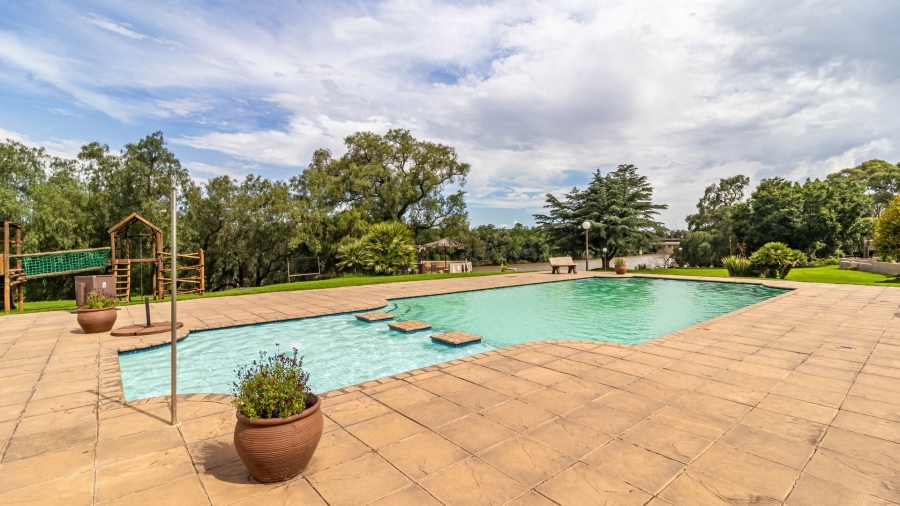 2 Bedroom Property for Sale in Peacehaven Gauteng