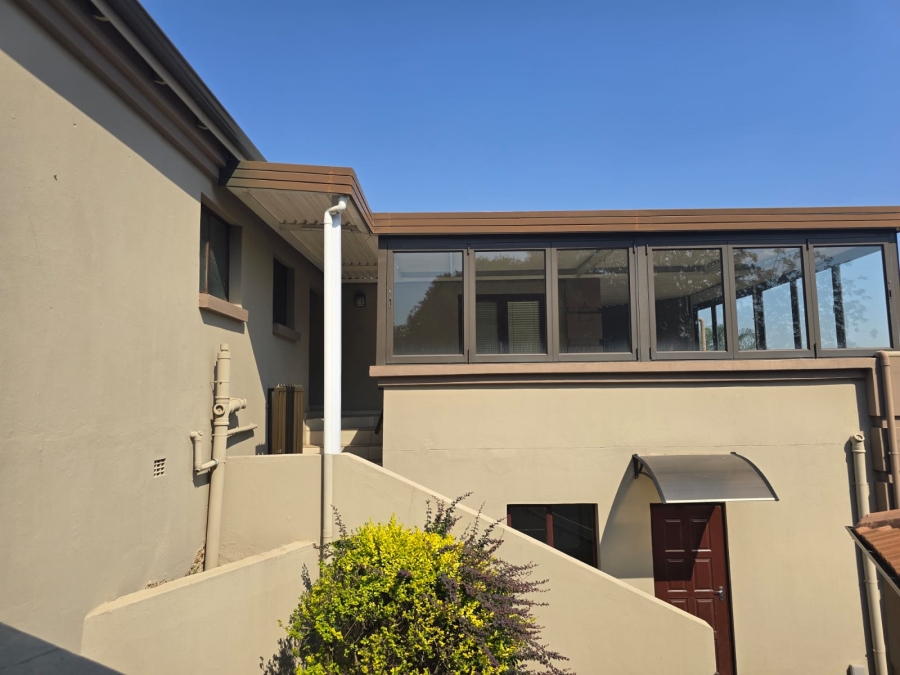 3 Bedroom Property for Sale in Bassonia Gauteng
