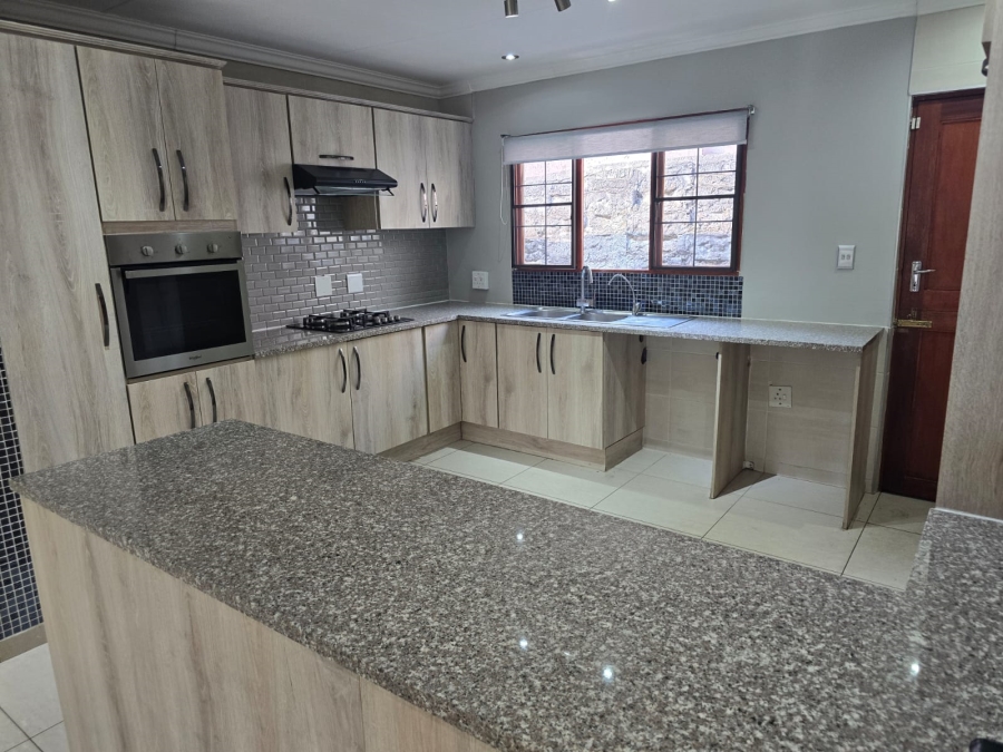 3 Bedroom Property for Sale in Bassonia Gauteng