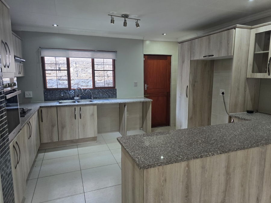 3 Bedroom Property for Sale in Bassonia Gauteng