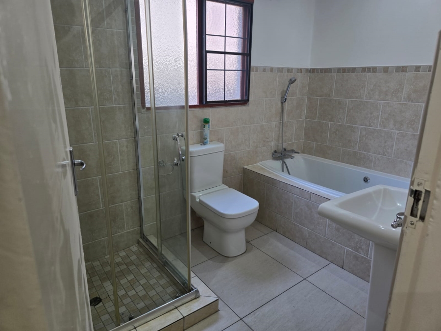 3 Bedroom Property for Sale in Bassonia Gauteng