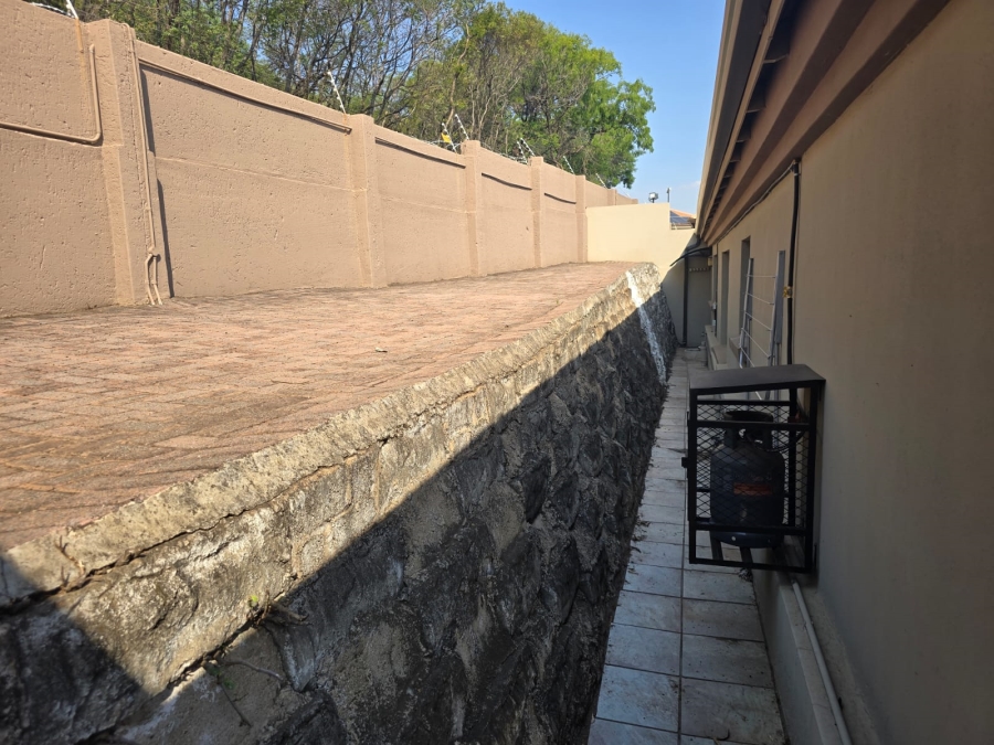 3 Bedroom Property for Sale in Bassonia Gauteng