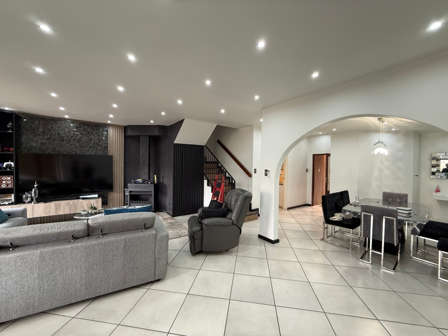 3 Bedroom Property for Sale in Peacehaven Gauteng