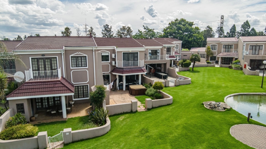 3 Bedroom Property for Sale in Peacehaven Gauteng