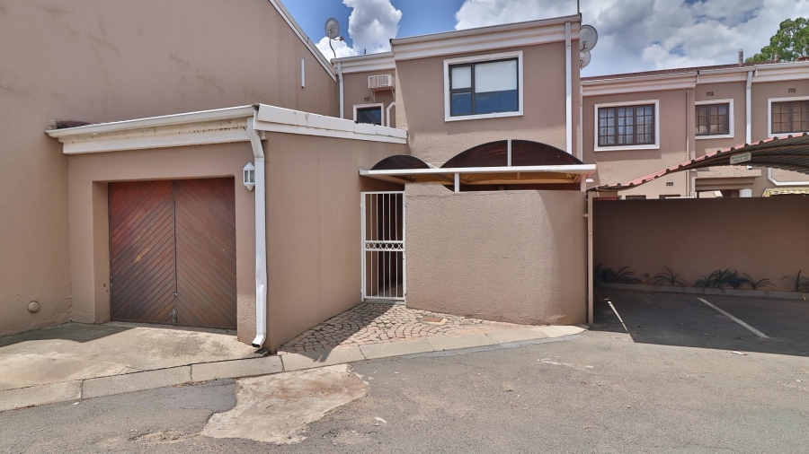 3 Bedroom Property for Sale in Peacehaven Gauteng