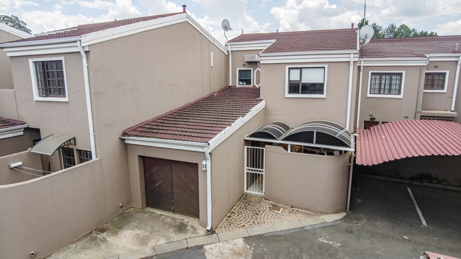 3 Bedroom Property for Sale in Peacehaven Gauteng