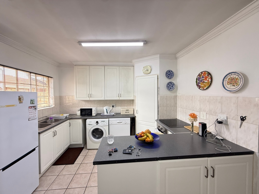 3 Bedroom Property for Sale in Die Wilgers Gauteng