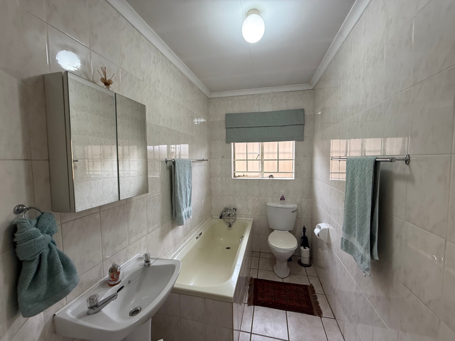 3 Bedroom Property for Sale in Die Wilgers Gauteng