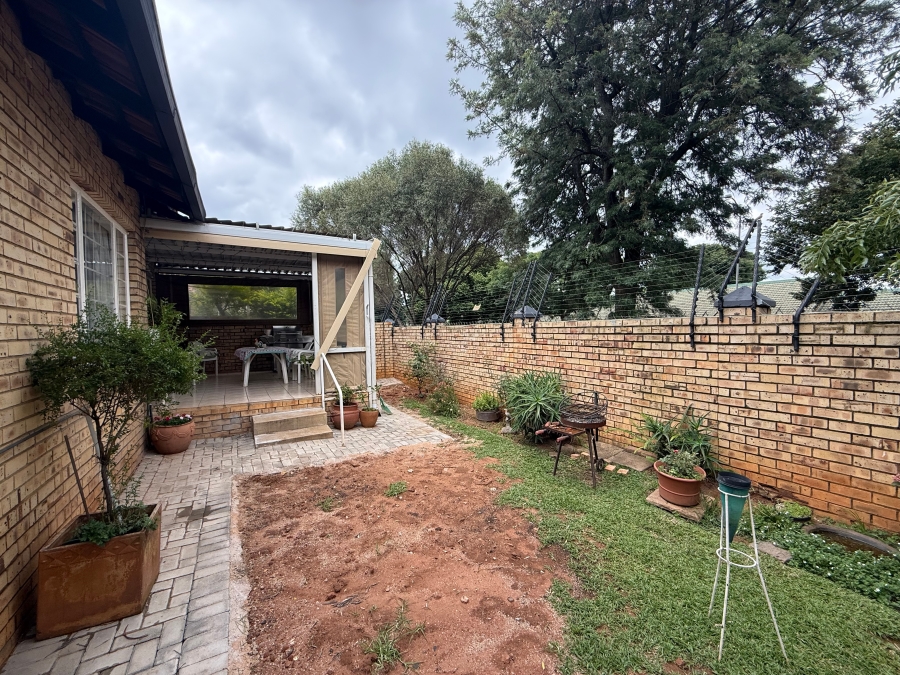3 Bedroom Property for Sale in Die Wilgers Gauteng