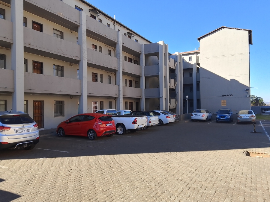 2 Bedroom Property for Sale in Jabulani Gauteng