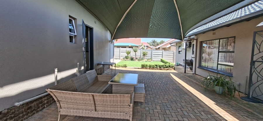 3 Bedroom Property for Sale in Rant En Dal Gauteng