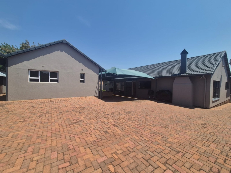 3 Bedroom Property for Sale in Rant En Dal Gauteng