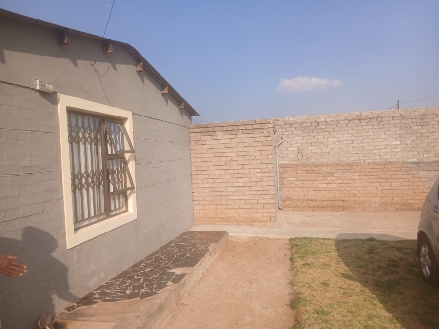 1 Bedroom Property for Sale in Mohlakeng Gauteng