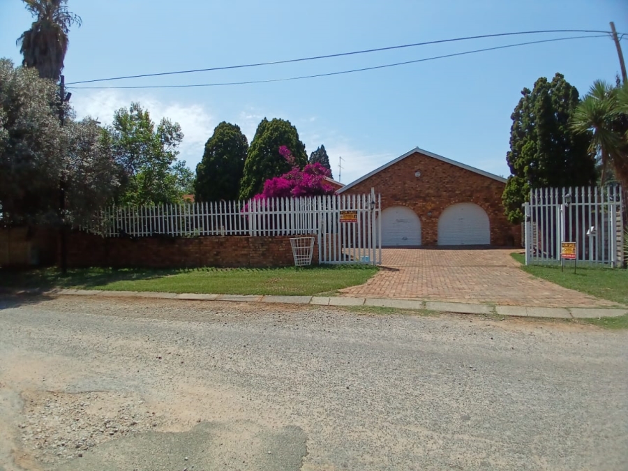 3 Bedroom Property for Sale in Greenhills Gauteng