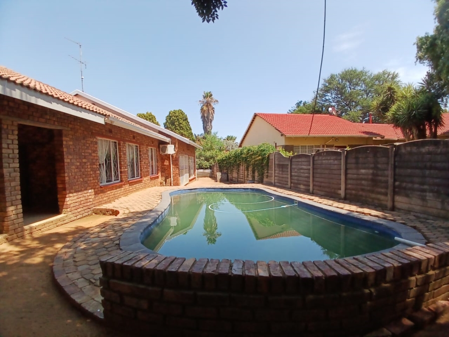 3 Bedroom Property for Sale in Greenhills Gauteng