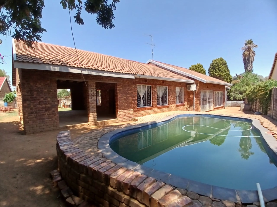 3 Bedroom Property for Sale in Greenhills Gauteng