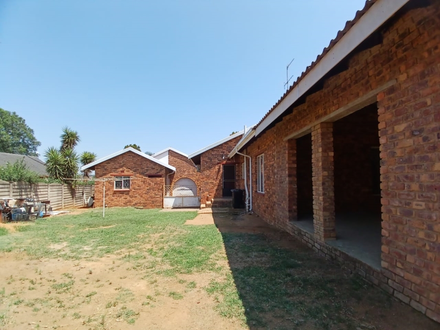 3 Bedroom Property for Sale in Greenhills Gauteng
