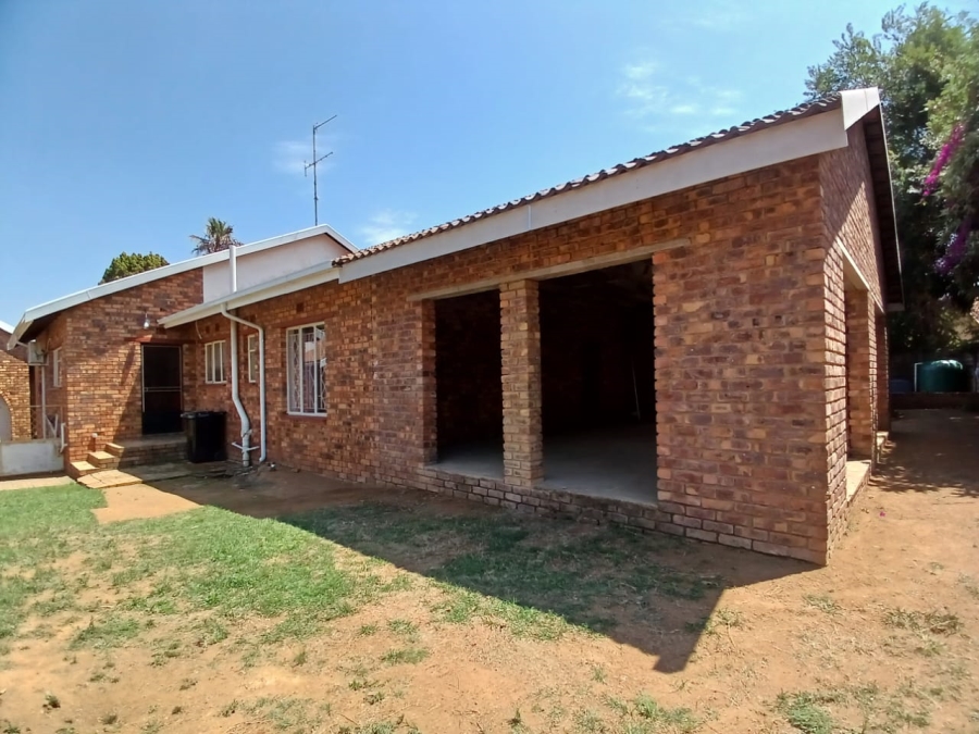 3 Bedroom Property for Sale in Greenhills Gauteng