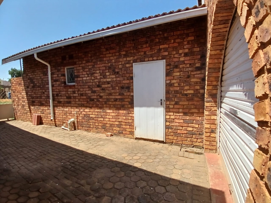 3 Bedroom Property for Sale in Greenhills Gauteng