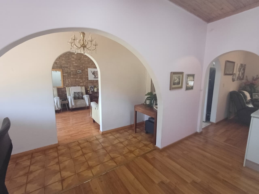 4 Bedroom Property for Sale in Helikonpark Gauteng
