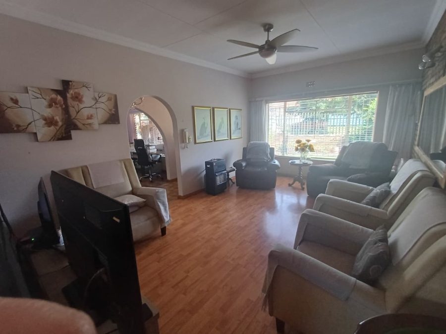 4 Bedroom Property for Sale in Helikonpark Gauteng