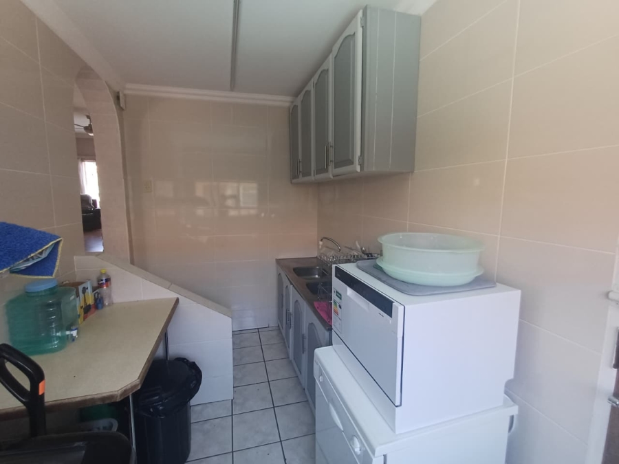 4 Bedroom Property for Sale in Helikonpark Gauteng