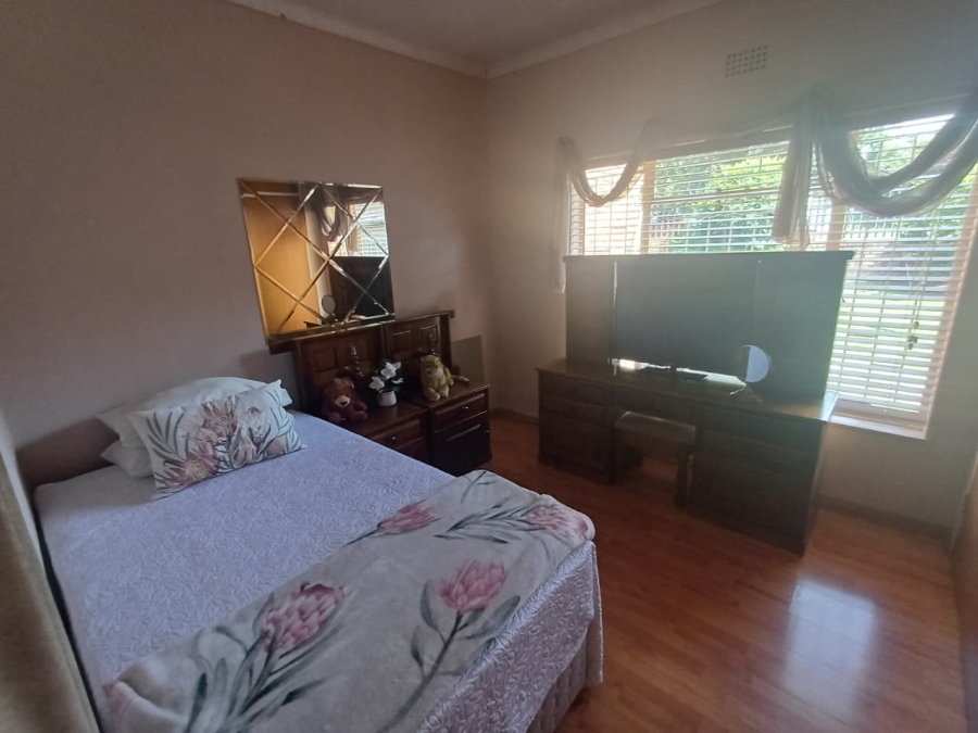 4 Bedroom Property for Sale in Helikonpark Gauteng