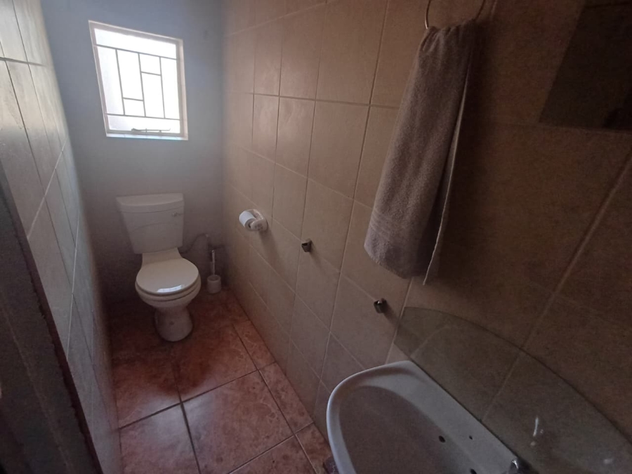 4 Bedroom Property for Sale in Helikonpark Gauteng