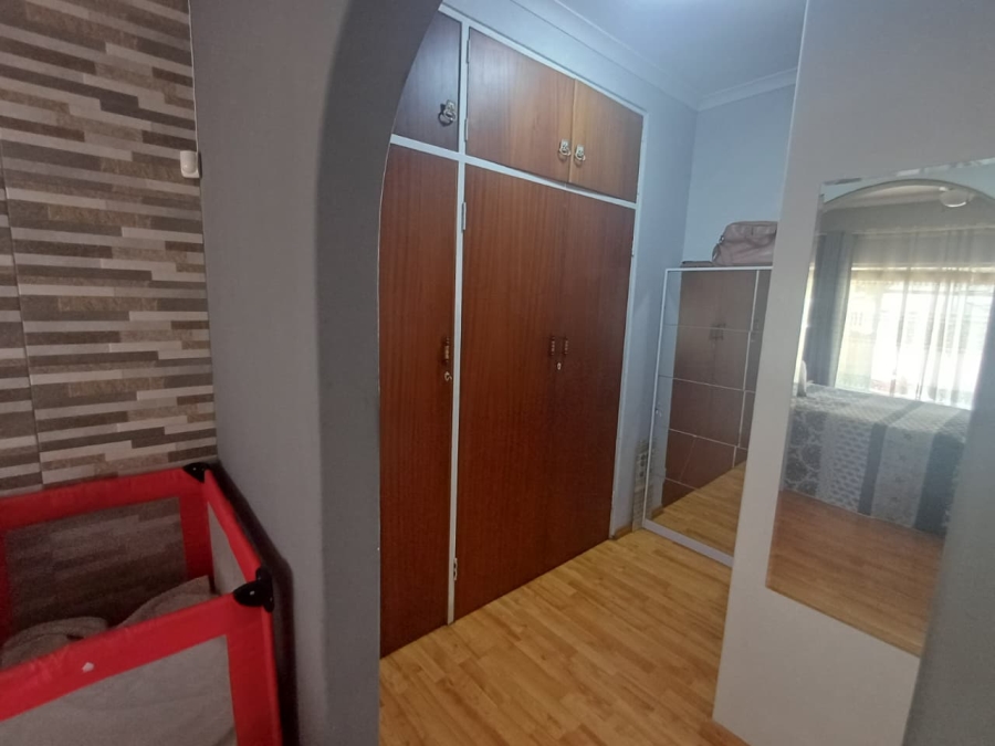 4 Bedroom Property for Sale in Helikonpark Gauteng