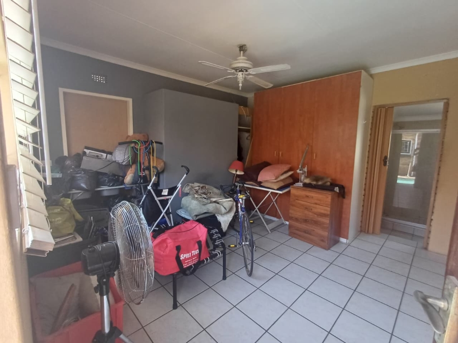 4 Bedroom Property for Sale in Helikonpark Gauteng