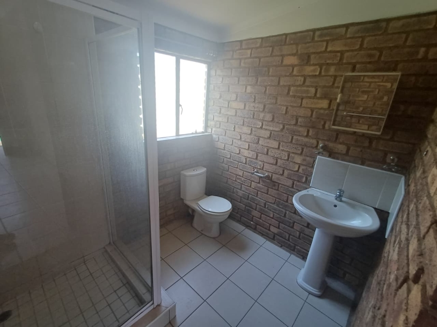 4 Bedroom Property for Sale in Helikonpark Gauteng