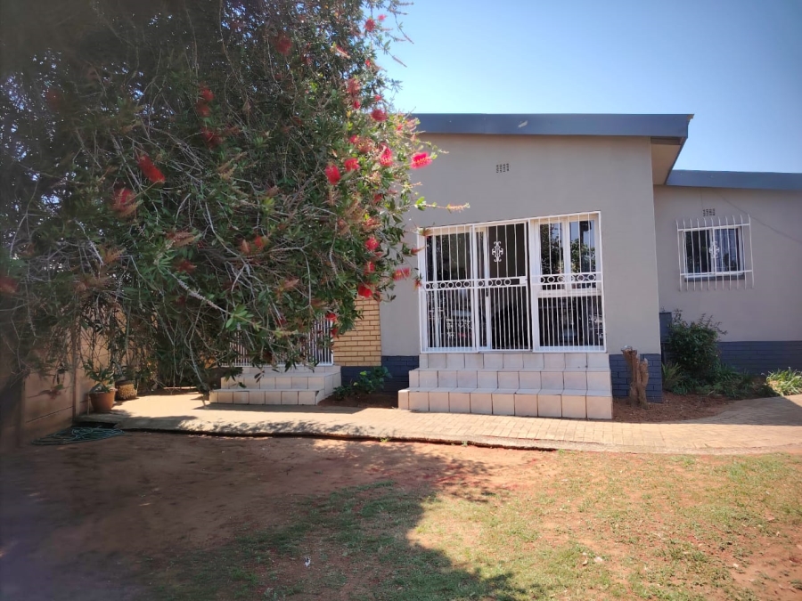 4 Bedroom Property for Sale in Greenhills Gauteng