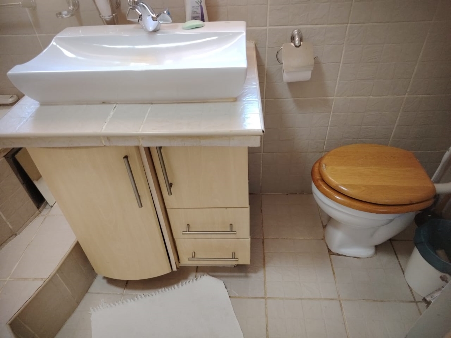 4 Bedroom Property for Sale in Greenhills Gauteng