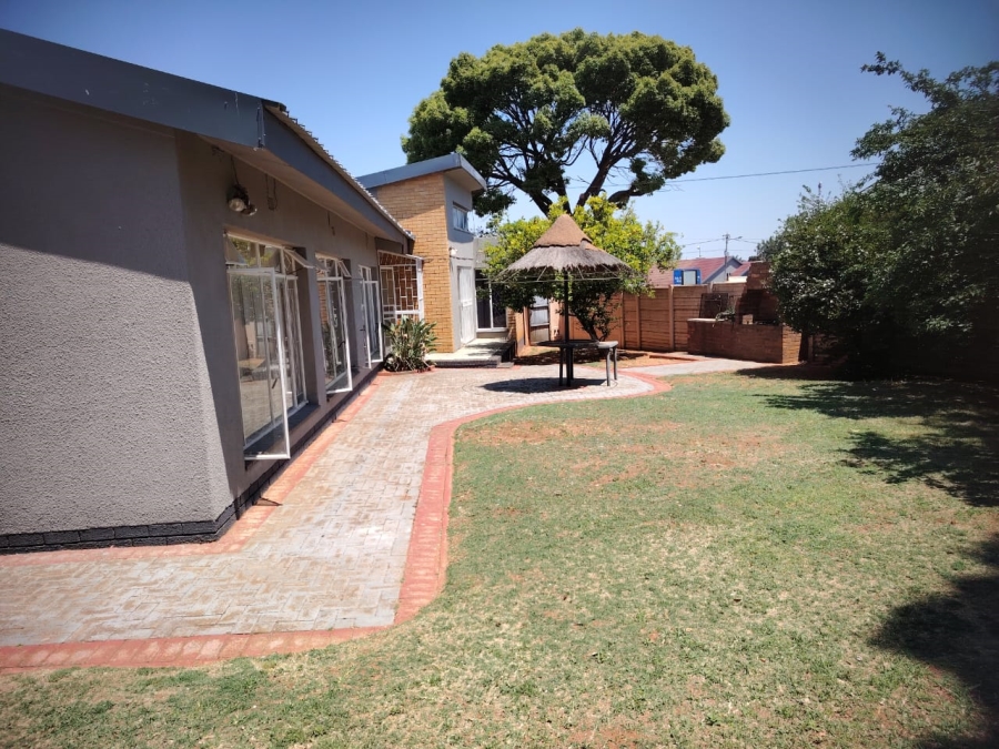 4 Bedroom Property for Sale in Greenhills Gauteng