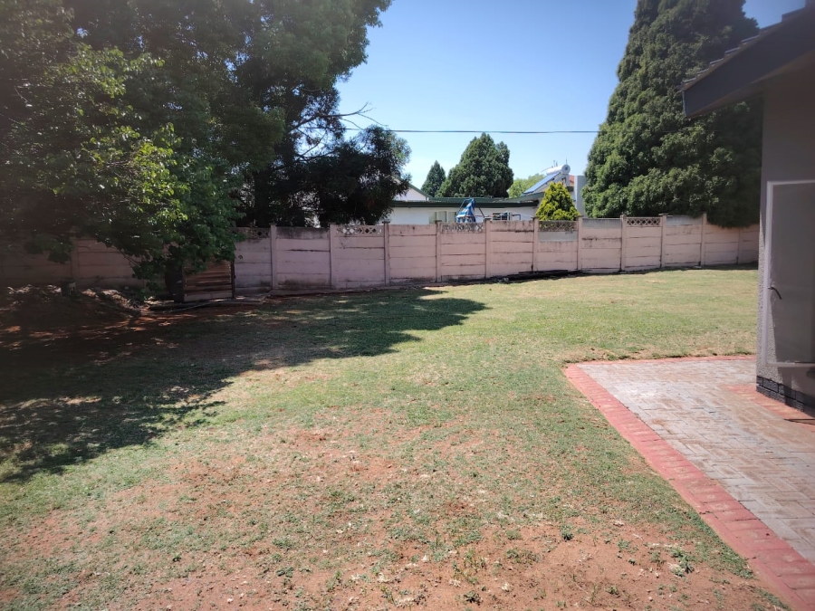 4 Bedroom Property for Sale in Greenhills Gauteng