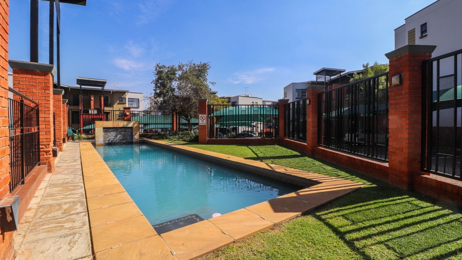 2 Bedroom Property for Sale in Douglasdale Gauteng