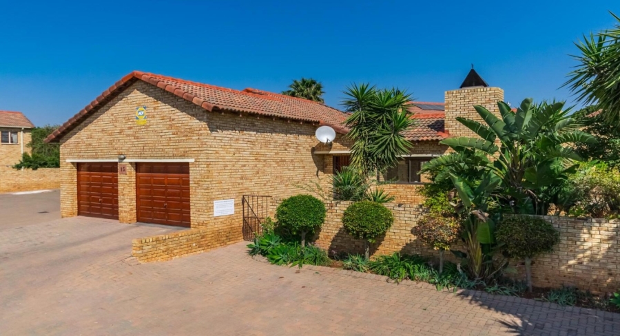 3 Bedroom Property for Sale in Ruimsig Gauteng
