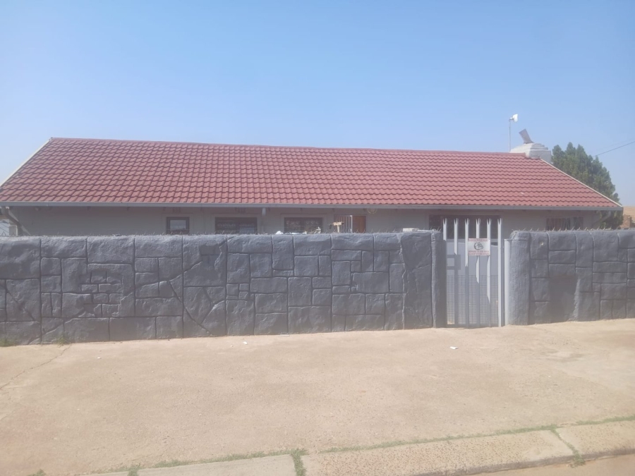 3 Bedroom Property for Sale in Toekomsrus Gauteng
