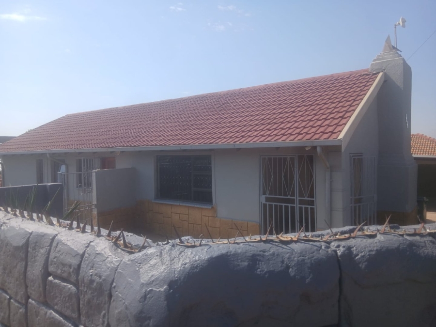 3 Bedroom Property for Sale in Toekomsrus Gauteng